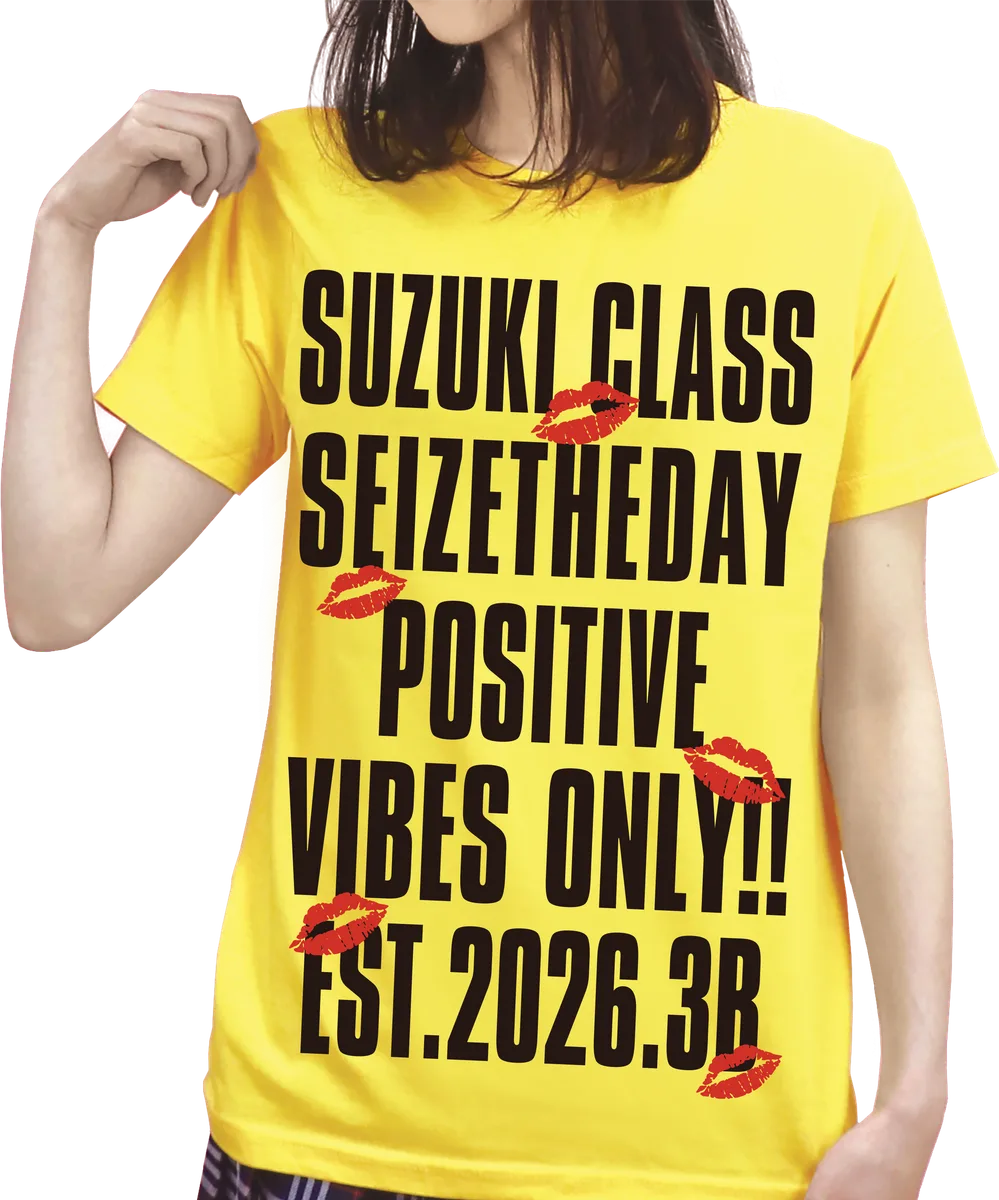 英文とキスマークのクラスTシャツ着用例